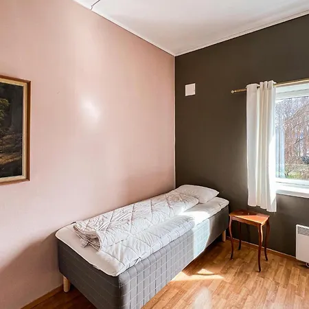 1 Bedroom Cozy In Apartment Stavanger